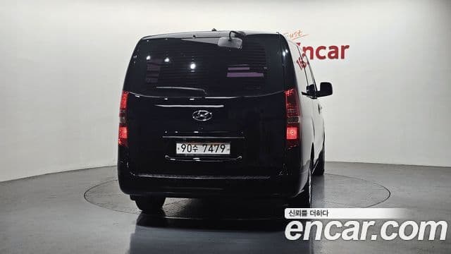 Hyundai Grand Starex 4