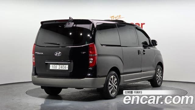 Hyundai The New Grand Starex 2