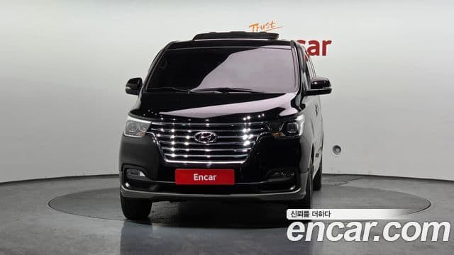 Hyundai The New Grand Starex 3