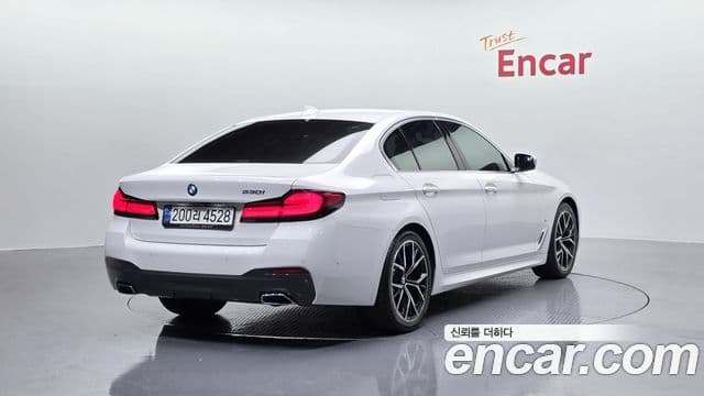 BMW 5 Series (G30) 2