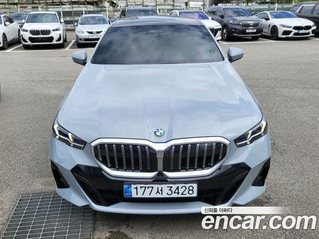 BMW 5 Series (G60)