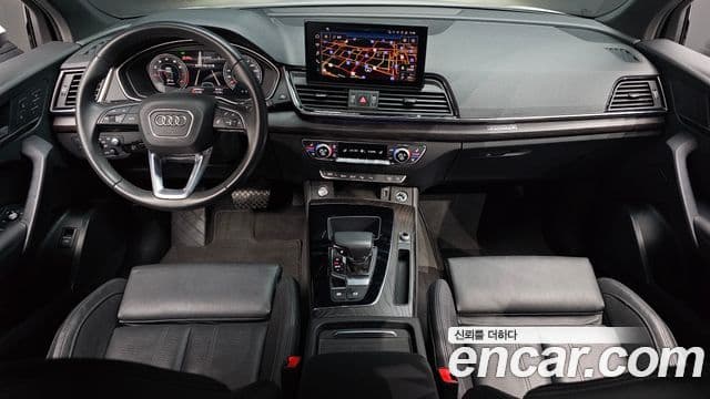 Audi Q5 (FY) 4