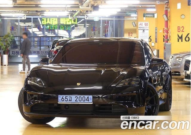 Porsche Taycan 1
