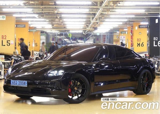 Porsche Taycan 2