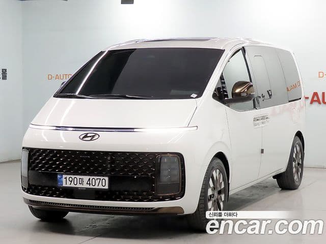 Hyundai Staria