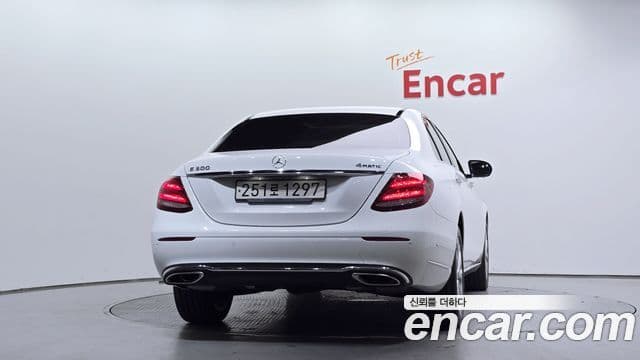 Mercedes-Benz E-Class W213 3