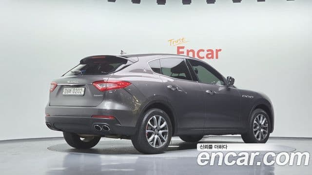 Maserati Levante 2