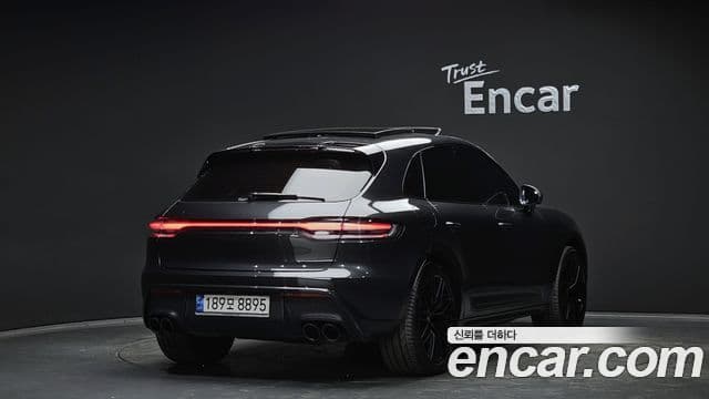 Porsche Macan 2
