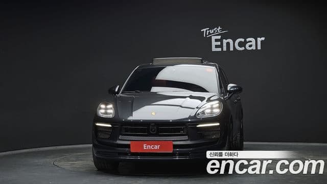 Porsche Macan 3