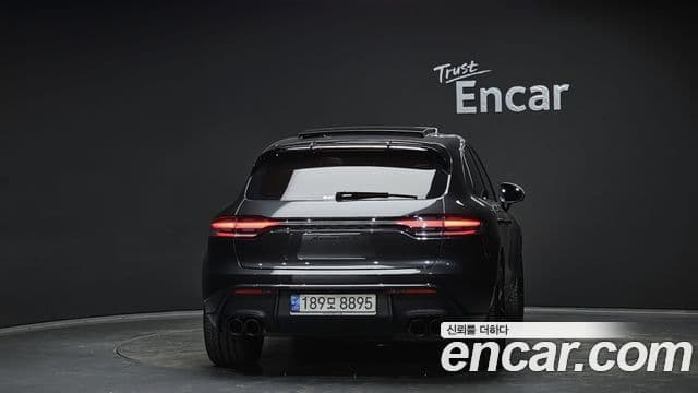 Porsche Macan 4