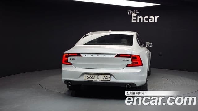 Volvo S90 4