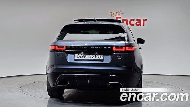 Land Rover Range Rover Velar 4