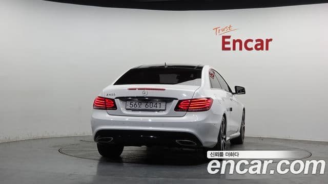 Mercedes-Benz E-Class W212 3