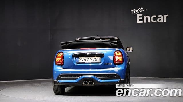 MINI Cooper S Convertible 4