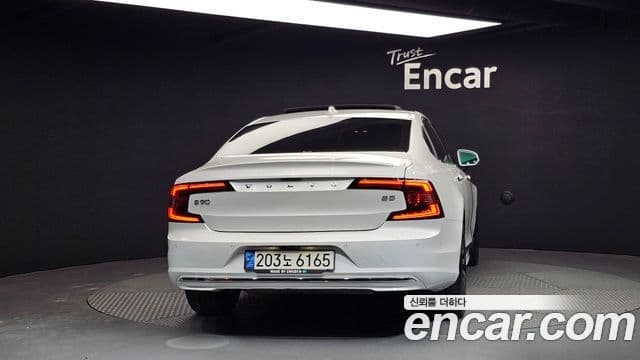 Volvo S90 4