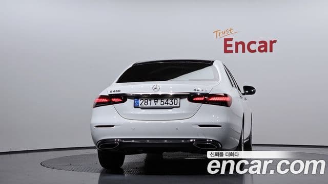 Mercedes-Benz E-Class W213 4