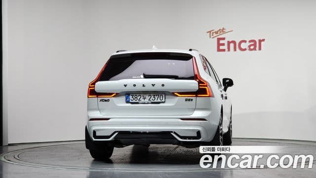Volvo XC60 2nd Gen 4