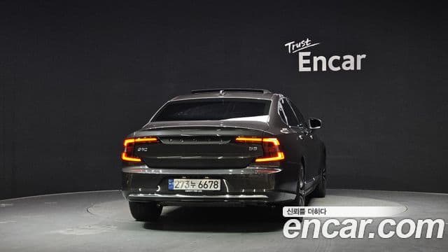 Volvo S90 4