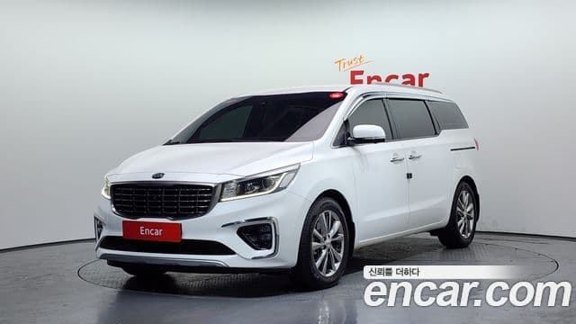 Kia The New Carnival — 1