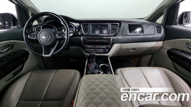 Kia The New Carnival 4