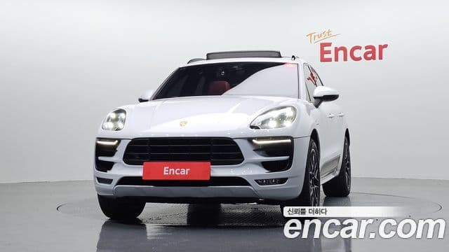 Porsche Macan 3
