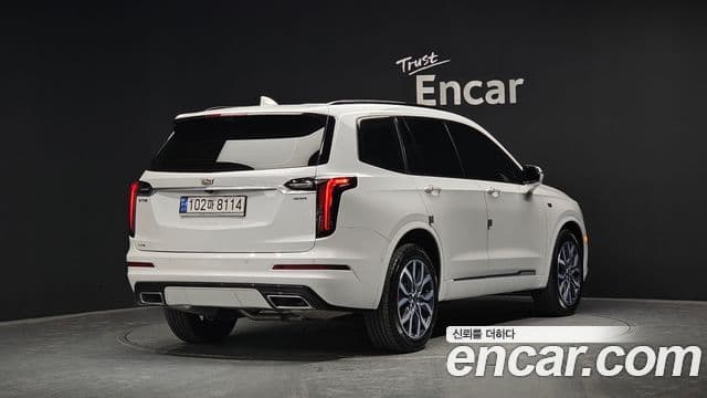 Cadillac XT6 2