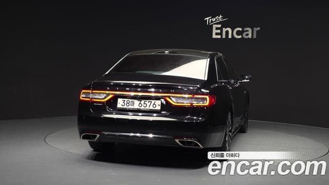 Lincoln Continental 10th Gen 4