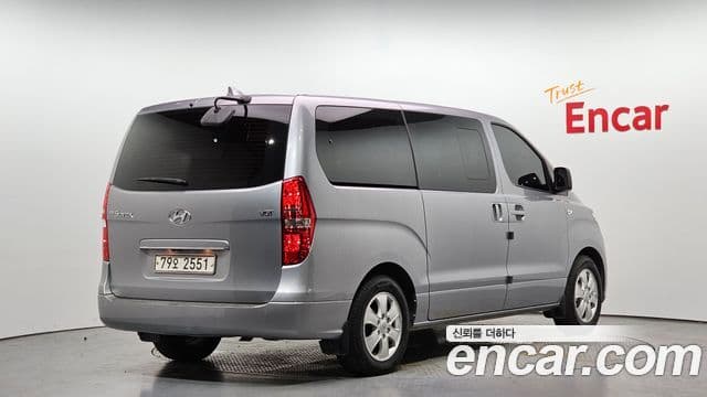 Hyundai The New Grand Starex 2