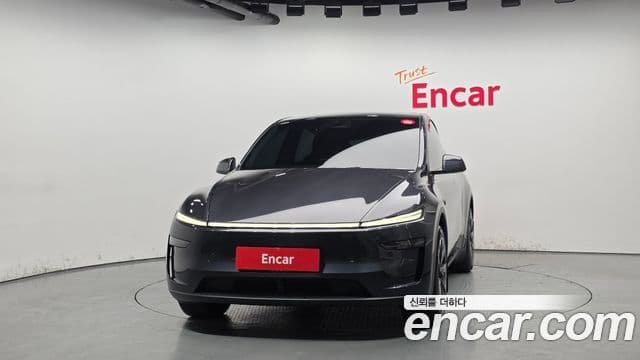 Tesla Model Y 3