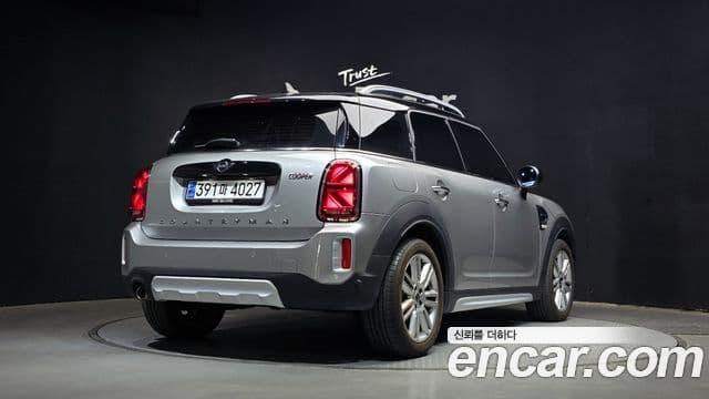 MINI Cooper Countryman 2