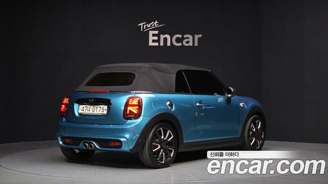 MINI Cooper S Convertible 2