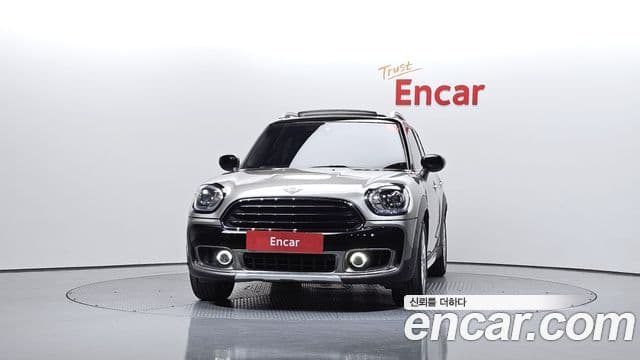 MINI Cooper Countryman 2
