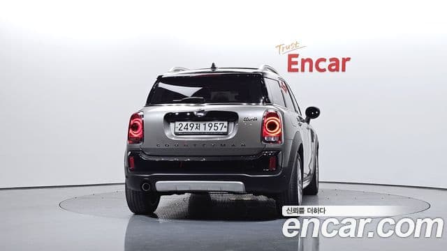 MINI Cooper Countryman 3