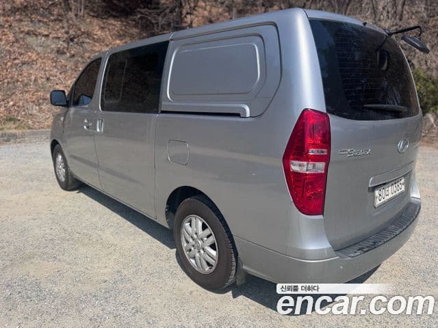 Hyundai The New Grand Starex 2