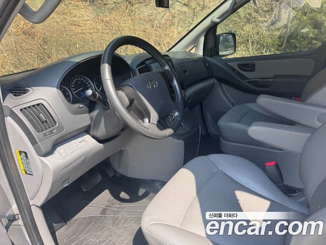 Hyundai The New Grand Starex 4
