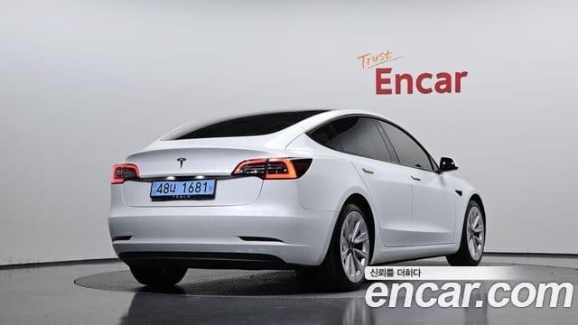 Tesla Model 3 2