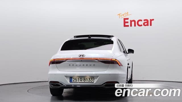 Hyundai The New Grandeur IG Hybrid 3