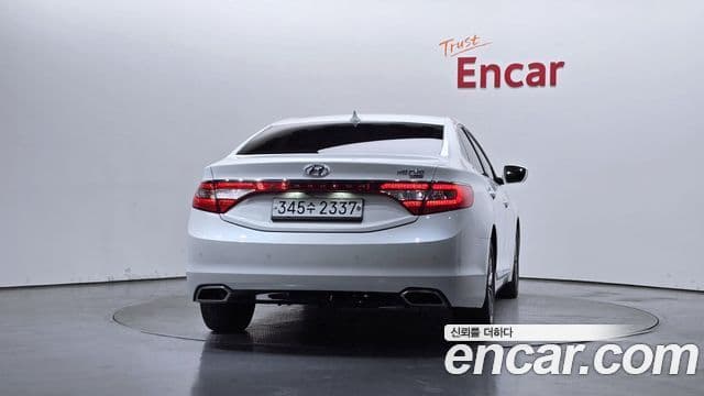 Hyundai Grandeur HG 3