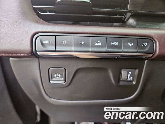 Cadillac Escalade 5th Gen 4