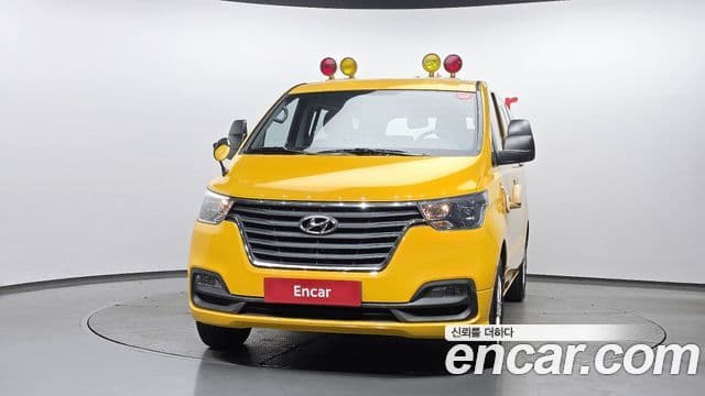Hyundai The New Grand Starex 3