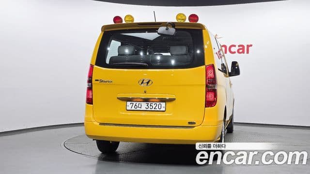 Hyundai The New Grand Starex 4