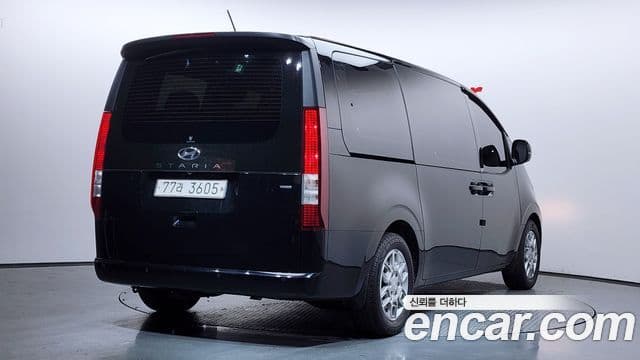 Hyundai Staria 2