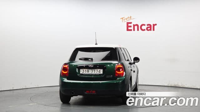 MINI Cooper 4