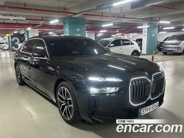 BMW 7 Series (G70)