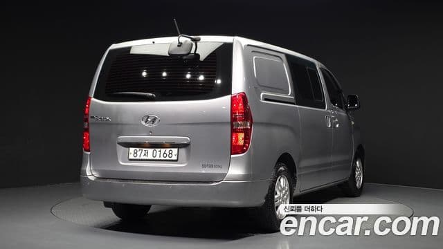 Hyundai The New Grand Starex 2