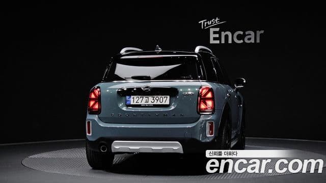 MINI Cooper Countryman 3