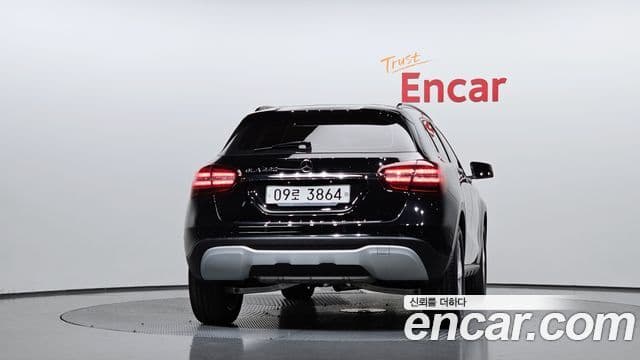 Mercedes-Benz GLA-Class X156 3