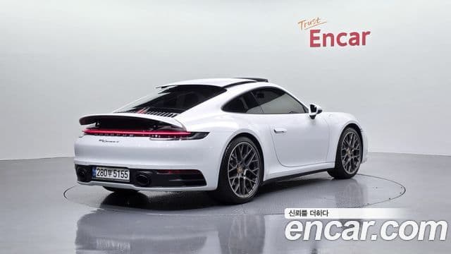 Porsche 911 (992) 2