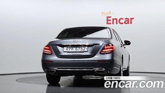 Mercedes-Benz E-Class W213 3