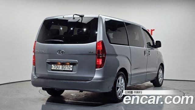 Hyundai The New Grand Starex 2